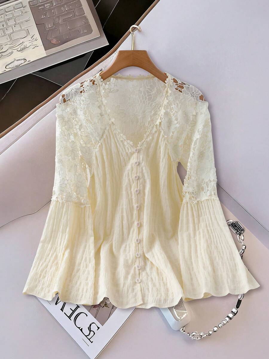 GlowEve 女士休闲蕾丝拼接V领镂空长款上衣，优雅百搭，适合度假、通勤、约会、居家、户外活动和春季穿着。 - 杏色 - 查看 1