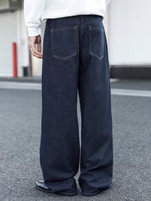 Manfinity EMRG Jeans casuales de hombre para uso diario y viajes, de unicolor, con pliegues plegados, sueltos y de pierna ancha - Azul lavado oscuro - Ver 2