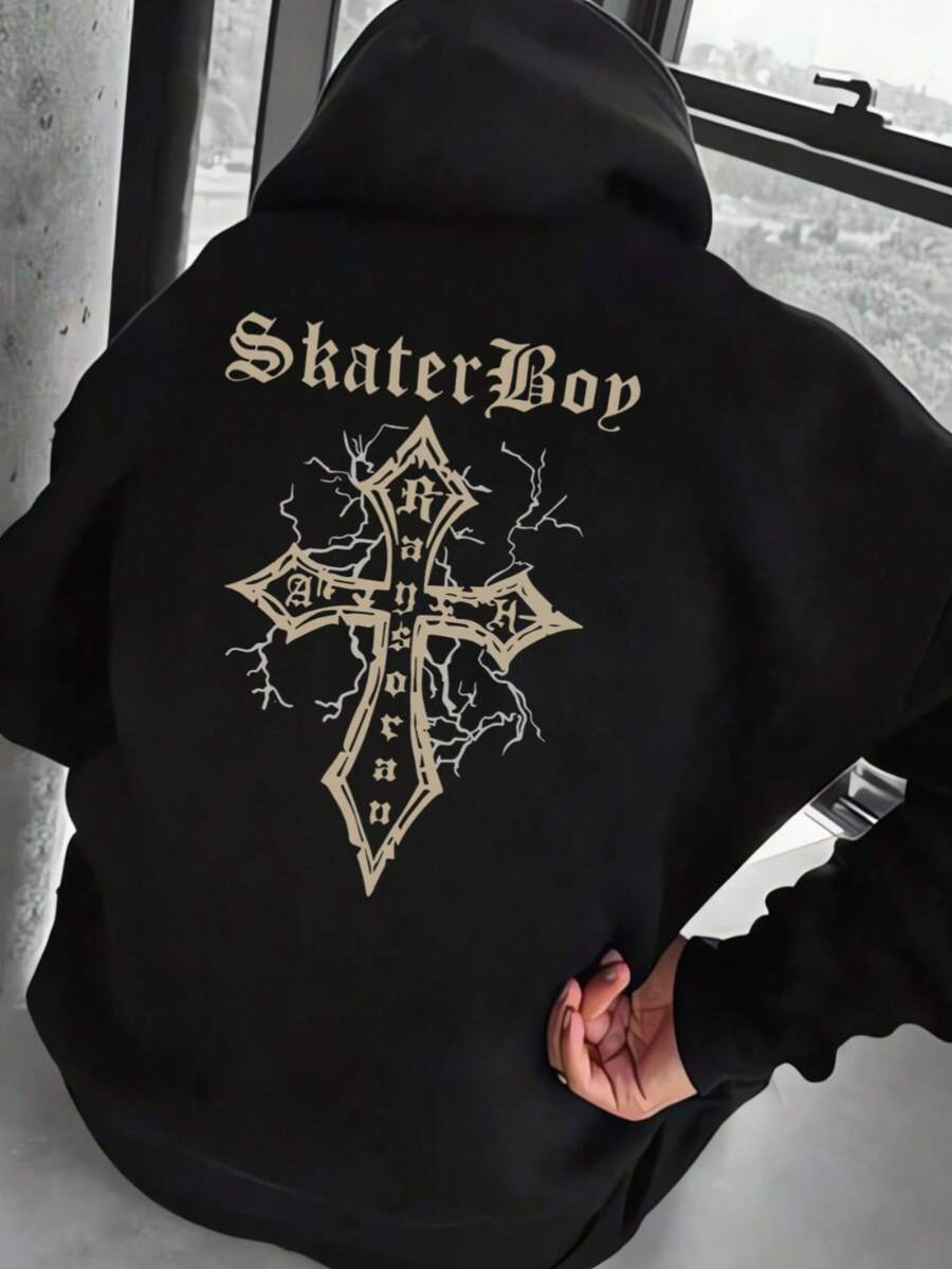 Hombre005-1 ¡Oferta limitada! Sudadera con capucha Cremallera Sudadera con capucha y cremallera unisex de alta calidad. Cálida, cómoda y trendy ahorra hoy en tu básico de temporada Capa negra con diseño de cruce y el texto "Skater Boy" que destaca un estilo atrevido y único para los amantes del skate y la moda urbana - Negro - Ver 1