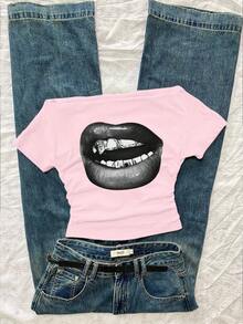 Attitoon Áo thun ngắn tay ôm sát, kiểu dáng retro, in hình môi graffiti, xếp ly, trễ vai dành cho nữ, phong cách đa năng phù hợp cho đầu thu, vintage, học thuật, gợi cảm, dễ thương, Y2K, Coconut Girl, Boho, Hippie, lễ hội âm nhạc, mùa thu/đông. - Màu Hồng baby - Xem 3