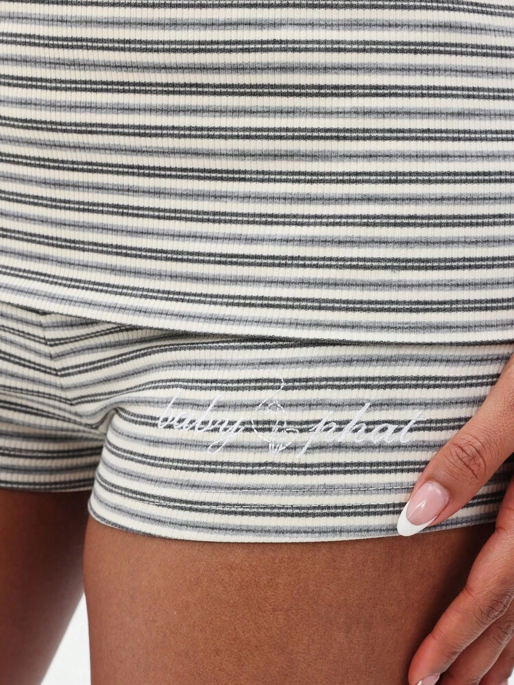 BABYPHAT Pantaloncini aderenti in vita alta con micro righe, dettaglio orlo curvo e vita elastica