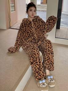 Dazy Plus 保暖内衬豹纹连帽宽松加大码女式连体睡衣 - 棕色 - 查看 9