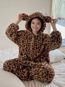 Dazy Plus 保暖内衬豹纹连帽宽松加大码女式连体睡衣 - 棕色 - 查看 2
