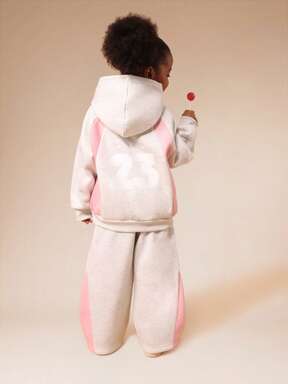 SUMWON 女童连帽衫运动裤套装 侧条纹休闲运动俱乐部长袖套头衫连帽卫衣慢跑裤套装