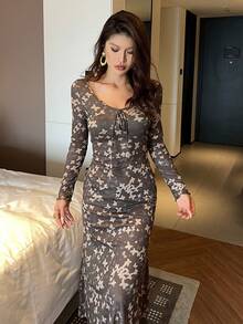 DAZY Silhouette Print Cinched Waist Long Women's Nightgown - Brown - View 4