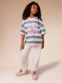 SUMWON 宽松条纹圆领短袖T恤，胸前印有“Summer Society Est 2023”字样，适合休闲周末穿着。 - 綠色 - 查看 3