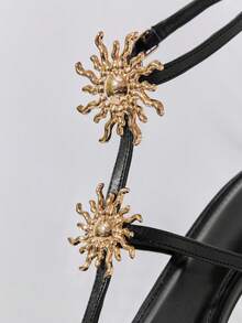 SHUZIA Sandalias de tacón alto con correa de tobillo de color negro, decoradas con adornos dorados, puntera abierta en forma de almendra, elegantes para primavera y verano, ideales para vacaciones - Negro - Ver 6