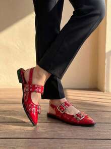 Balerinas rojas estilo Mary Jane de charol con hebilla y ojales, diseño de punta puntiaguda, perfectos para looks de verano y para uso en oficina. Zapatos planos Mary Jane de charol rojo con hebilla y punta puntiaguda, elegantes y cómodos para el día a día. - Rojo - Ver 3