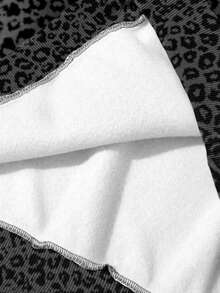 Rovax Gray Leopard Pattern Printed Hooded Women's Sweatshirt For Fall/Winter - Dark Grey - View 4