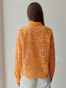 Frievida 女士衬衫，领口和下摆饰有精美的激光切割刺绣细节，欧式风格 - 橘色 - 查看 3