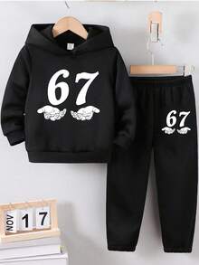 2pcs/Set Boys Casual Stylish Creative Personalized Fresh High-End Minimalist Numeric 67 Hand Holding Design Print Hoodie And Sweatpants Comfortable Outfit, Cozy Fall & Winter Styles Suitable For Autumn/Winter - Multicolor - View 4