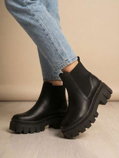 botín chelsea mujer, botín punta redonda, botín tacón bajo, botín urbano, botín clásico, botín elásticos laterales, botín diario mujer, botín sintético, chelsea boot mujer, botín otoño invierno