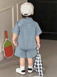 DAZY Bộ 2 món áo sơ mi và quần short denim cổ bẻ cho bé trai, thích hợp cho mùa hè. - Màu xanh lam - Xem 2