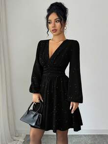 Elenzga 新款V领金属质感褶皱泡泡袖A字型休闲迷你连衣裙，适合度假、日常穿着，年轻优雅，秋冬季款。 - 黑色 - 查看 3