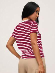 SHEIN BASICS Áo thun nữ cổ tròn tay ngắn in họa tiết sọc đa năng thường ngày - Màu Đỏ Sâu - Xem 2