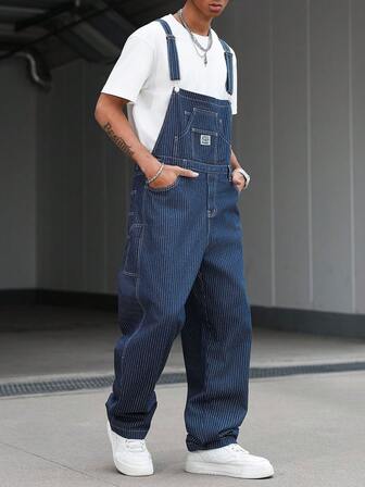 Manfinity Hypemode Herren Lässig Streetwear Multi-Taschen Brustschutz gestreifte blaue Denim Latzhose