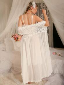 DelicateAllure 女士性感蕾丝撞色网纱荷叶边V领吊带裙和珍珠纽扣睡袍套装 - 白色 - 查看 4