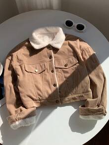 SHEIN EZwear 女士卡其色抓绒卡车司机夹克，前口袋加厚翻盖细节，保暖内衬落肩泰迪绒内衬冬季柔软灯芯绒短款夹克 - 卡其色 - 查看 4