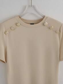 Everyssa 女士夏季针织弹力修身圆领常规肩部短袖装饰纽扣收腰时尚优雅休闲T恤 - 杏色 - 查看 5