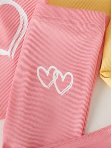 SHEIN Playful Pals 6 Stücke Baby-Mädchen-Frühlings-Outfit: Lässiges, geripptes Tanktop mit Herzmuster, ärmellose Hose mit elastischem Bund und bequeme, lockere Hose. 3 Stücke Outfit für Babys: Sommer-Sets, Herz-Outfits, Freizeit-Sets, Kleinkind-Kleidungssets, Herz-Outfits, Valentinstags-Outfits, Westen-Sets, Oberteil-Sets für Kleinkinder. - Verschiedenfarbig - Übersicht 7