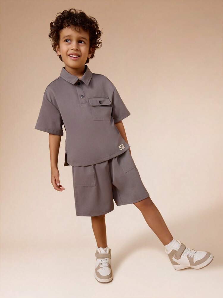 Conjunto de camisa de manga curta e shorts