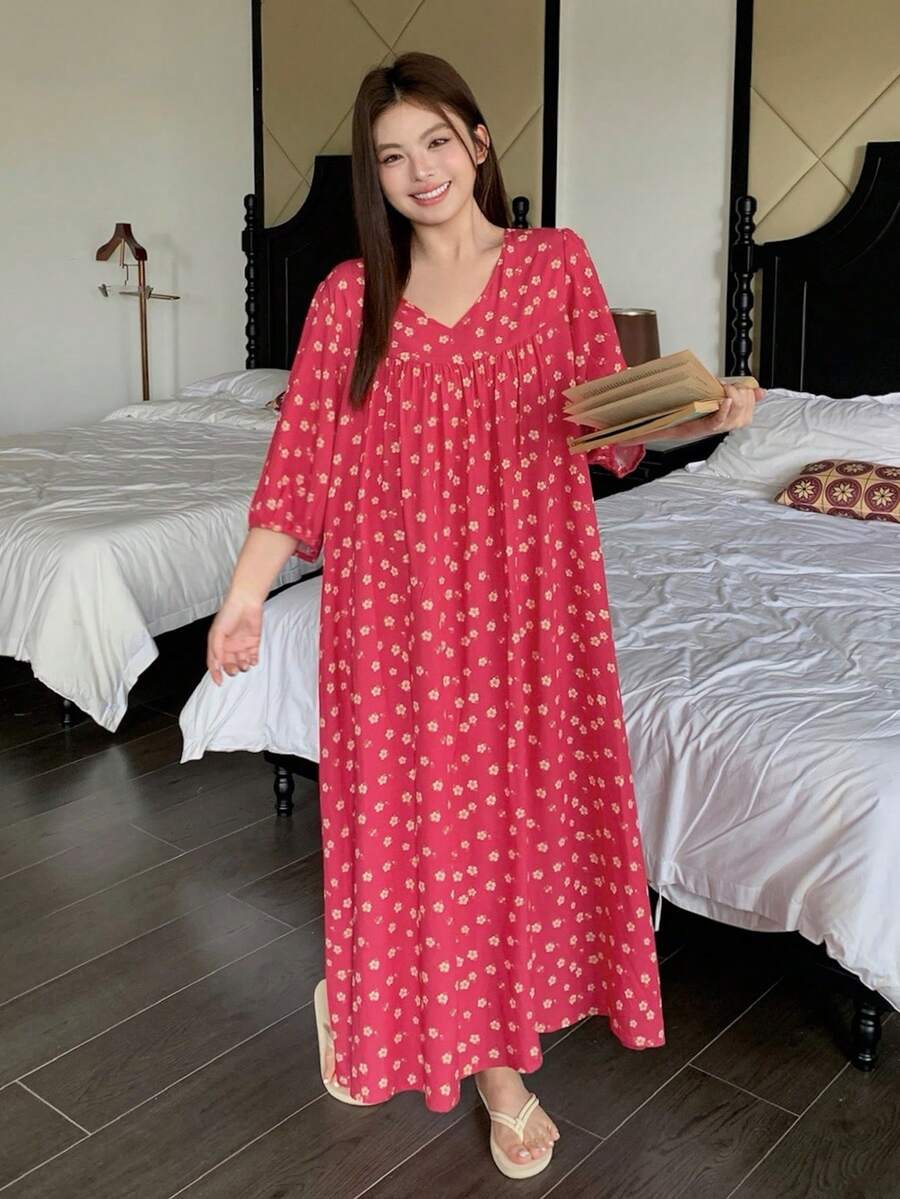 Dazy Plus V-Neck Ditsy Floral Lantern Sleeve Loose A-Line Long Nightgown - Red - View 1