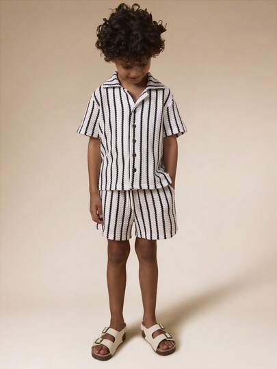 SUMWON 条纹短袖衬衫和配套短裤套装，适合夏季休闲穿着