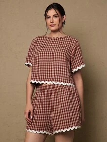 SHEIN VCAY Plus Size Women Plaid Round Neck Short Sleeve Shirt And Shorts Casual 2 Piece Set - Red - View 5