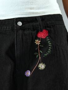 ROMWE MEN Street Life Men's Embroidered Floral 3/4 Denim Shorts - Black - View 5