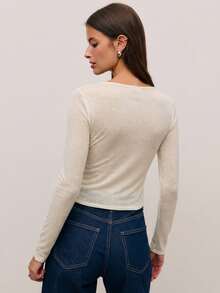 Nöista 女士纯色针织长袖半透明圆领上衣。轻盈优雅，适合日常穿着、休闲装扮、外出造型以及情人节穿搭。 - 米色 - 查看 2