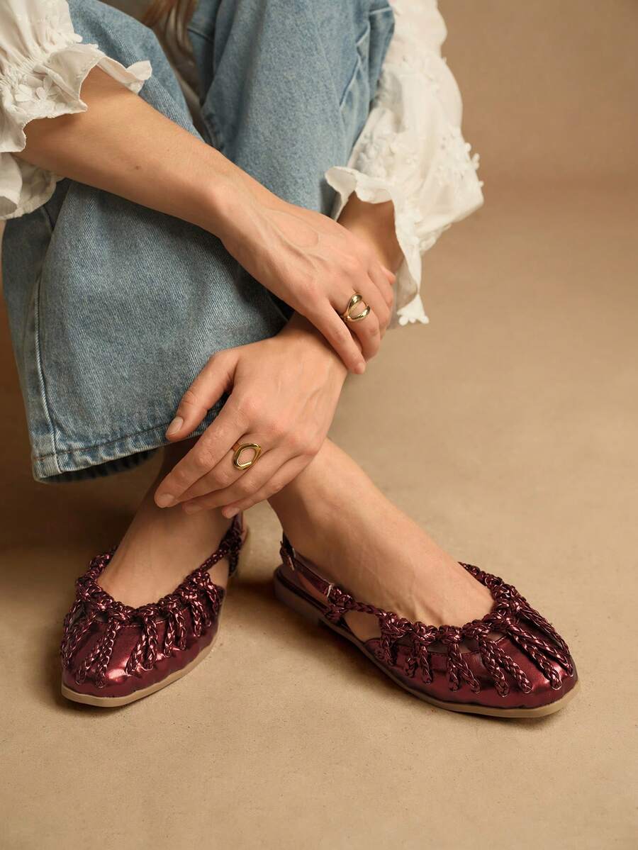 Rosivie Women's Flat Sandals, Gold Woven Strap Closed Toe Flat Shoes - Copper - View 1