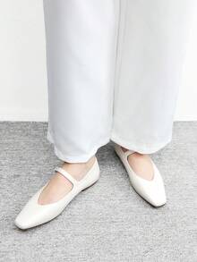 CUCCOO BIZCHIC 女士方头平底巧克力色金属扣套脚平底鞋，舒适休闲玛丽珍鞋，适合搭配连衣裙 - 米色 - 查看 4
