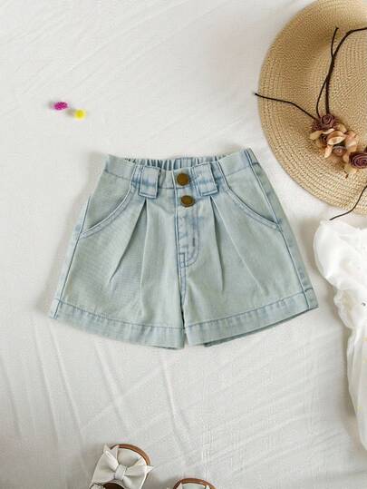 Baby Girls' Straight Leg Denim Shorts, Summer New Arrival, Fashionable Casual Style, Light Washed Denim Blue, Pleated Waistband Design With Elastic Waist, Made Of Lightweight Soft Cotton Denim, Essential For Stylish Girls, Suitable For Spring/Summer Wear, Casual, Photoshoot, Outing, Party