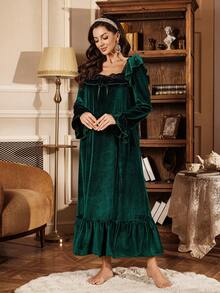 PalaceNights Vintage Palace Style Velvet & Lace Patchwork Square Collar Long Sleeve Women Nightgown Velvet Nightgown Dark Green Pajamas