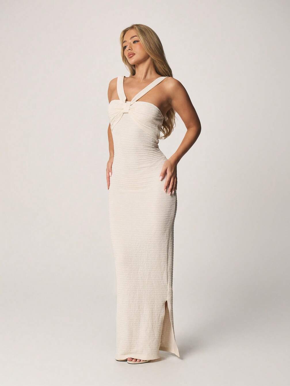 halter bodycon maxi dress Melodie Knit / Cyan Blue | MESHKI Perfect for cocktail bars Halter Bodycon Maxi Dress Red