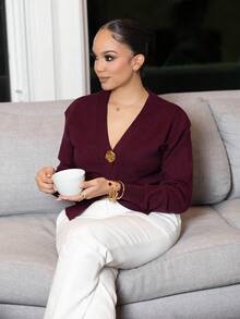 Melissa Matos 女士时尚休闲简约不对称纽扣针织开衫，精致设计毛衣上衣 - 酒紅色 - 查看 5