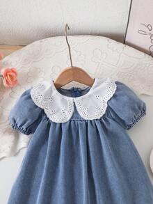 SHEIN Baby GirlContrast Ruffle Collar Blue Denim Puff Sleeve Smock Dress,Spring Outfits, Summer Outfits,Casual And Fashionable Vacation Outfits,Street Wear,2000s Style  ,Comfortable And Soft Denim,Vacation Outfits,Vacation Dress,Bow Dress,Daisy Dress,Round-Neck Dress - Light Wash - View 8