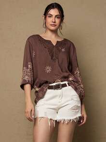 Freevana Blouse décontractée de vacances avec broderie florale pour grandes tailles - Marron - Voir 3