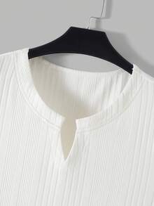Manfinity Homme Áo tank top nam cổ chữ V không tay dáng rộng thoải mái, áo tank top trắng mùa hè cho nam, quần áo đi biển cho nam, áo sơ mi không tay màu trắng kem cho nam, trang phục không tay cho nam, phong cách cổ điển, thời trang hàng ngày, du lịch cuối tuần, hoạt động ngoài trời, thám hiểm, môi trường làm việc thoải mái hoặc các dịp bán trang trọng, quà tặng cho bạn trai/chồng, quà tặng kỷ niệm/sinh nhật, tiệc tùng, kỳ nghỉ hè, đám cưới, mùa xuân đến mùa hè. - trắng - Xem 3