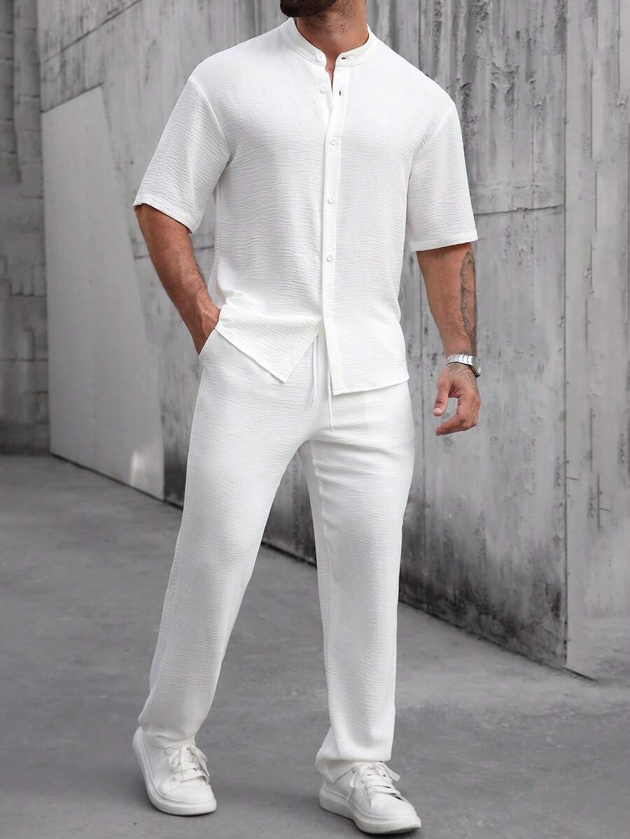 Manfinity CasualCool 男士象牙色柔軟布料短袖襯衫與抽繩長褲套裝,全白,夏季休閒度假商務派對沙龍正式兩件套穿搭 - 白色 - 查看 1