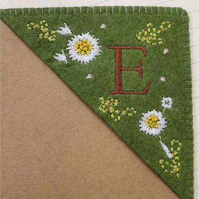 1pc, Personalized Hand Embroidered Corner Bookmark, 26 Letters Hand Stitched Felt Corner Letter Bookmark, Cute Flower Embroidery Bookmarks For Book Reading Lovers Meaningful Gift, Back To School,