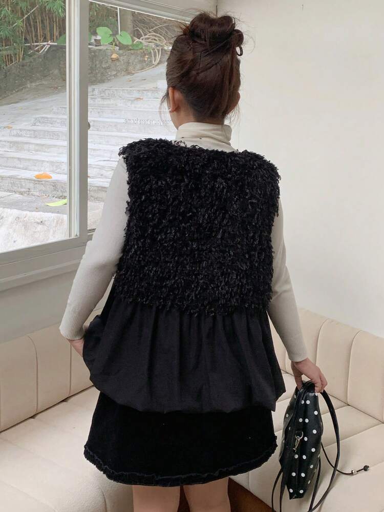 Dazy Plus Plus Size Women Casual Solid V-Neck Patchwork Faux Fur Collar Sleeveless Camisole Tank Top