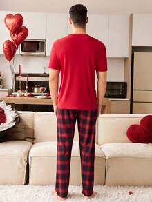 CoupledUp Bộ đồ ngủ nam tay ngắn và quần dài in họa tiết kẻ caro, kiểu dáng thường ngày. - Đỏ - Xem 4
