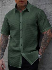 Manfinity CasualCool Men's Textured Short Sleeve Button Up Shirt,Army Green,Summer,Casual,City Break,Solid Color Front Button Casual Shirt For Men - Dark Green - View 4