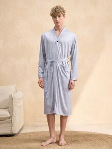 SHEIN 男士灰色条纹双口袋浴袍一件 - 灰色 - 查看 2