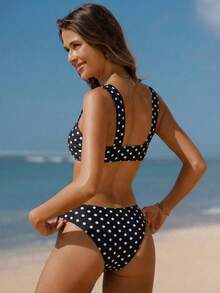 Swim Mod 女士新款波点印花宽肩带U领比基尼套装，露脐上衣和高开衩比基尼泳裤，性感夏季泳装 - 彩色 - 查看 2