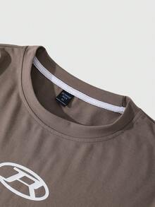 ROMWE MEN Essentials 男士休闲日常圆领印花短袖T恤 - 咖啡棕 - 查看 6