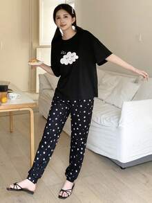 SHEIN Bộ đồ ngủ 2 món cho bé gái tuổi teen, gồm áo thun cổ tròn và quần ống rộng in hình mây và sao, thích hợp mặc ở nhà vào mùa xuân/hè. - Đen và trắng - Xem 7