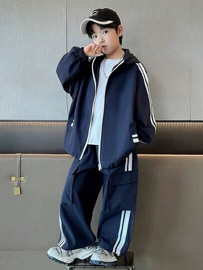 SHEIN Little Byeori 2pcs Tween Boy Casual Korean Style Loose Fit Hooded Jacket And Drawstring Pants Set, Suitable For Autumn/Winter Athleisure Tracksuit