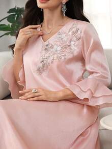 Al Najma Abito da donna taglie forti con scollo a V, decorato con perline, con maniche a balze e stile arabo - Rosa - Visualizzare 5